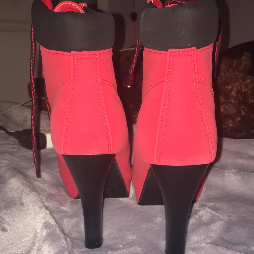 Red and black boot styled heels. - Picture 3 of 4